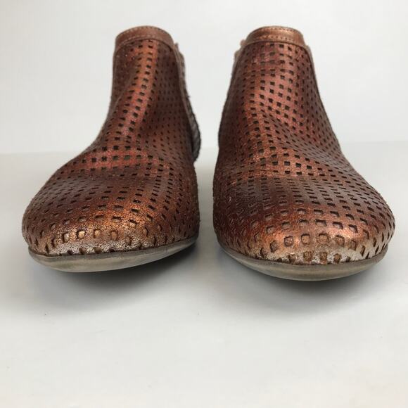 Free People Perforated Metallic Coppery Booties Back Zip Boho Western Size 39 - Picture 2 of 15